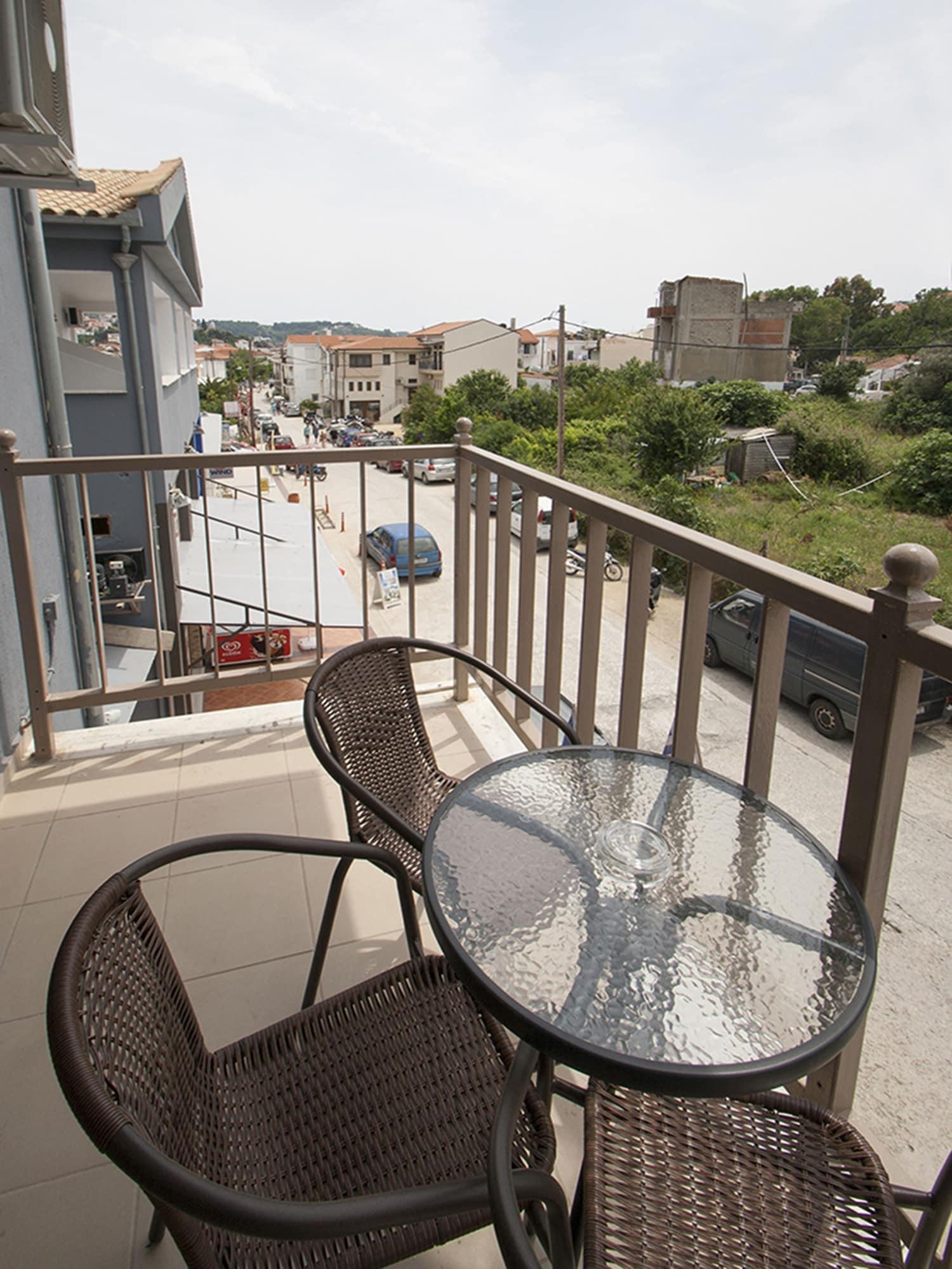 Pineapple Skiathos Bagian luar foto