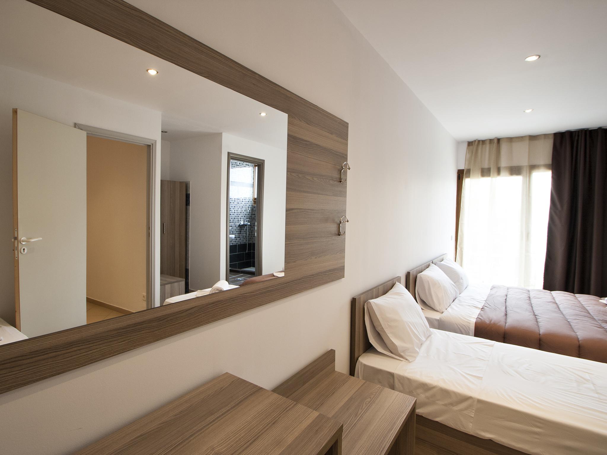 Pineapple Skiathos Bagian luar foto