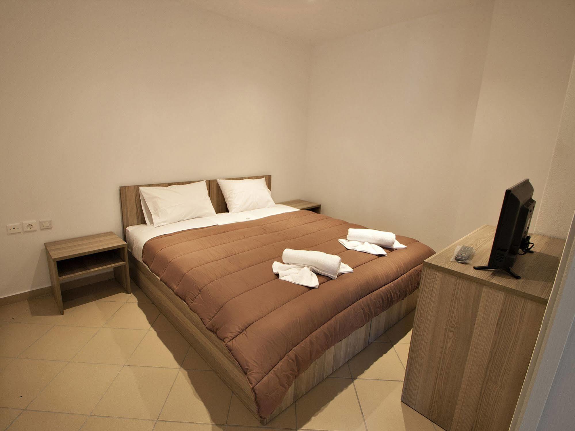 Pineapple Skiathos Bagian luar foto